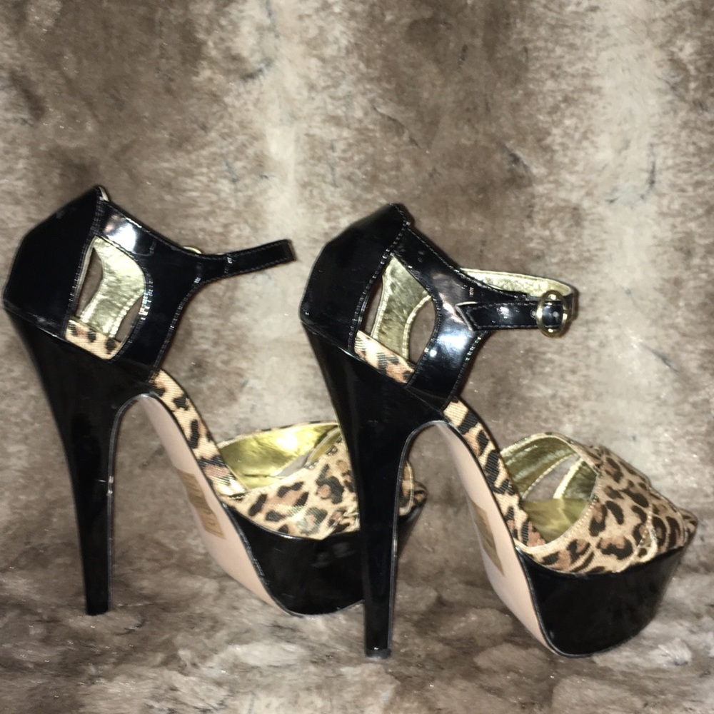 Cheetah print  hells👠 - Picture 2 of 5